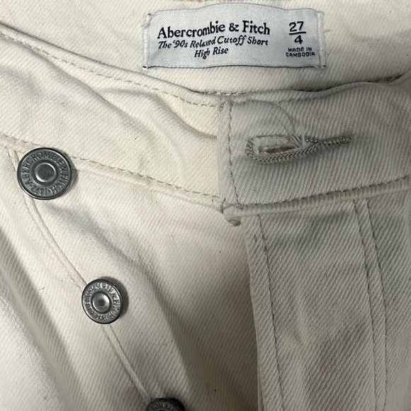 Abercrombie 90s Relaxed Highrise Cutoff Shorts - Picture 3 of 4